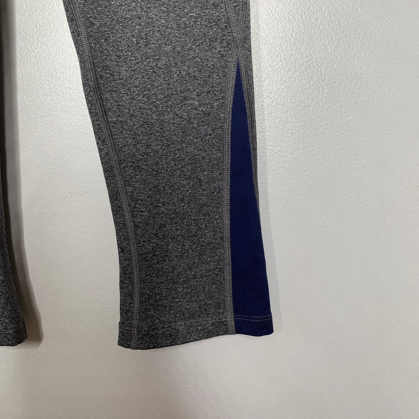 Pulse gray cropped capri active leggings SZ XS